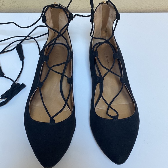 BCBG Black Faux Suede Pointy Toe Crisscross Lace Up Flats Size 8 - Picture 12 of 16